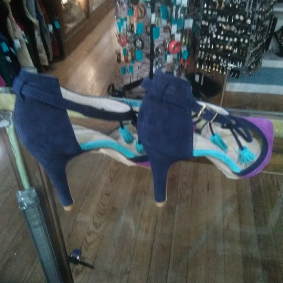 New Boden "Alice" Purple and Navy Tasselled Heels - Picture 2 of 8
